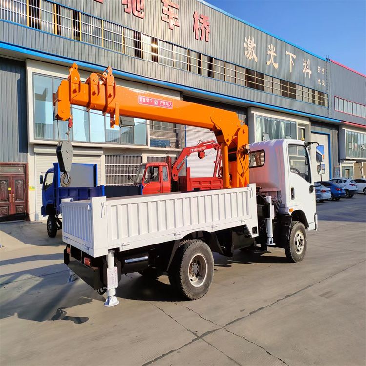 弥陀区三轮随车吊定制 农用改装机自备吊中瑞长期出售